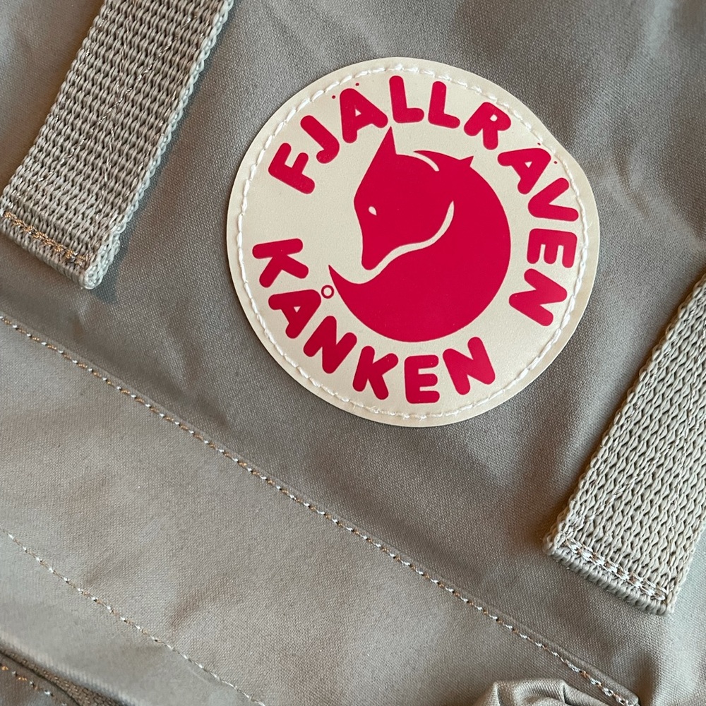FJALLRAVEN Mini Kånken Water Resistant Backpack